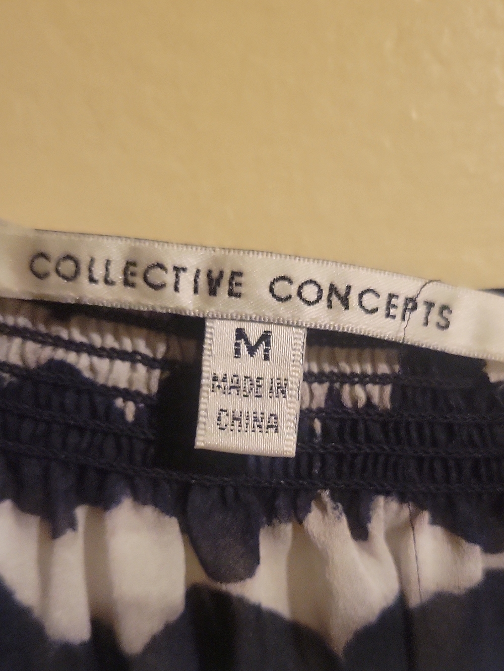 Collective Concepts Navy and White Patterned Tunic Top - Picture 3 of 3